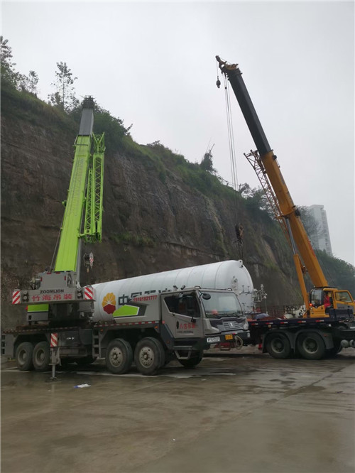 德昌县“不怕风雨冻”—— 吊车的 “恶劣环境适应” 技术